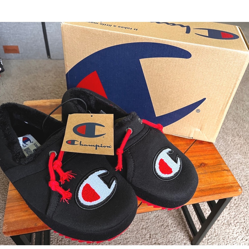 Champion University II Kids Slippers Black Scarlet CP100758Y Youth Size 5 NEW